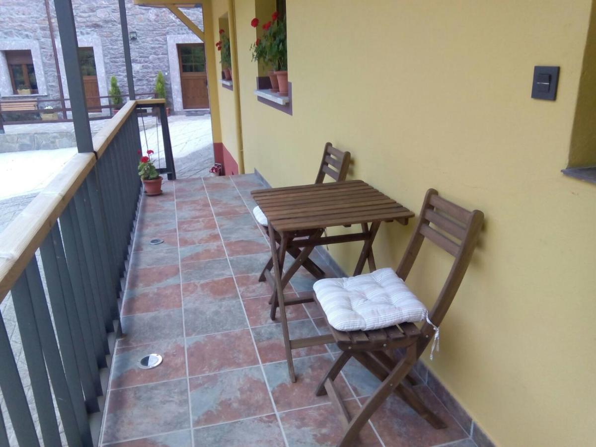 Apartamentos Rurales La Veiga La Riera  Екстер'єр фото